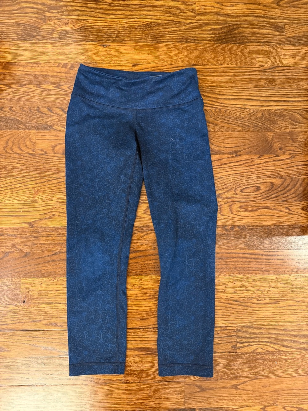 Lululemon Women's Navy Patterned Leggings